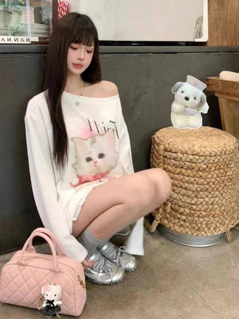 网红轻职风卡通斜肩小众白色肩包印花松弛感慵懒风长袖防晒T恤