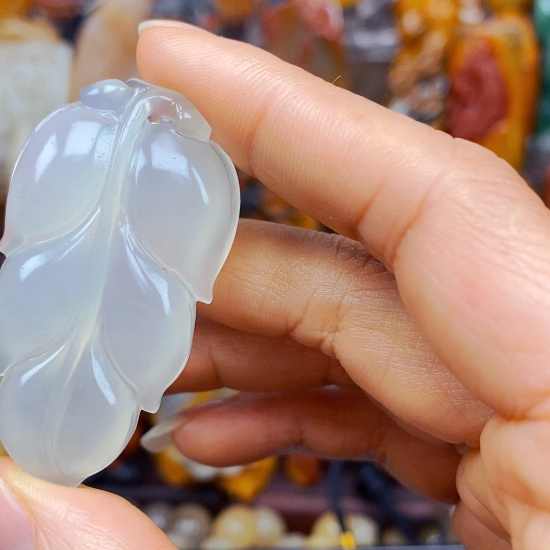 石英质玉（黄龙玉）未镶嵌颈饰