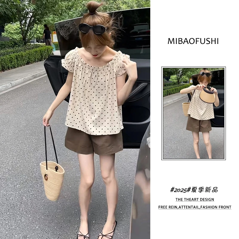 夏季穿搭一整套2025新款韩系波点泡泡袖上衣高腰短裤两件套