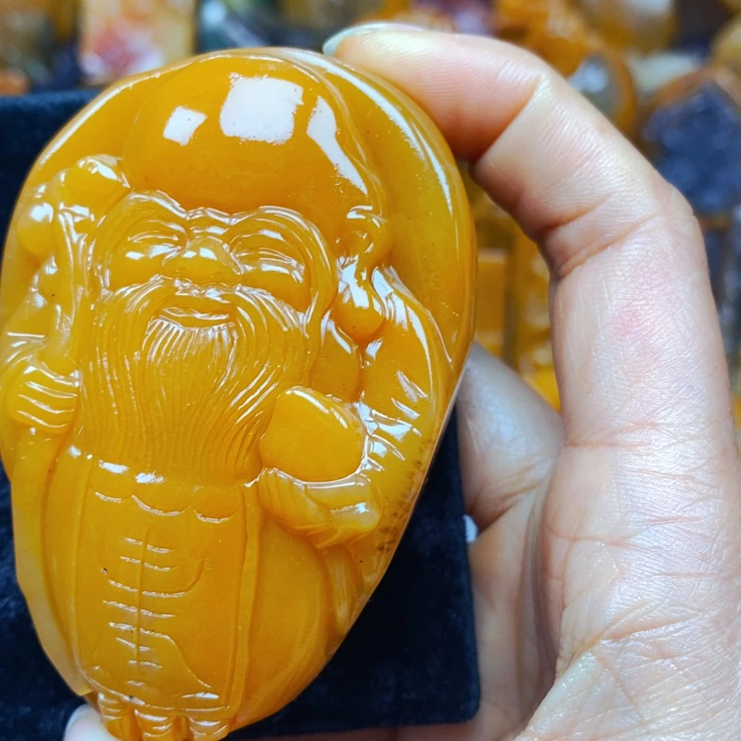 未镶嵌石英质玉（黄龙玉）颈饰