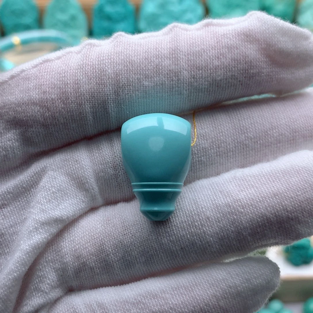 绿松石颈饰未镶嵌