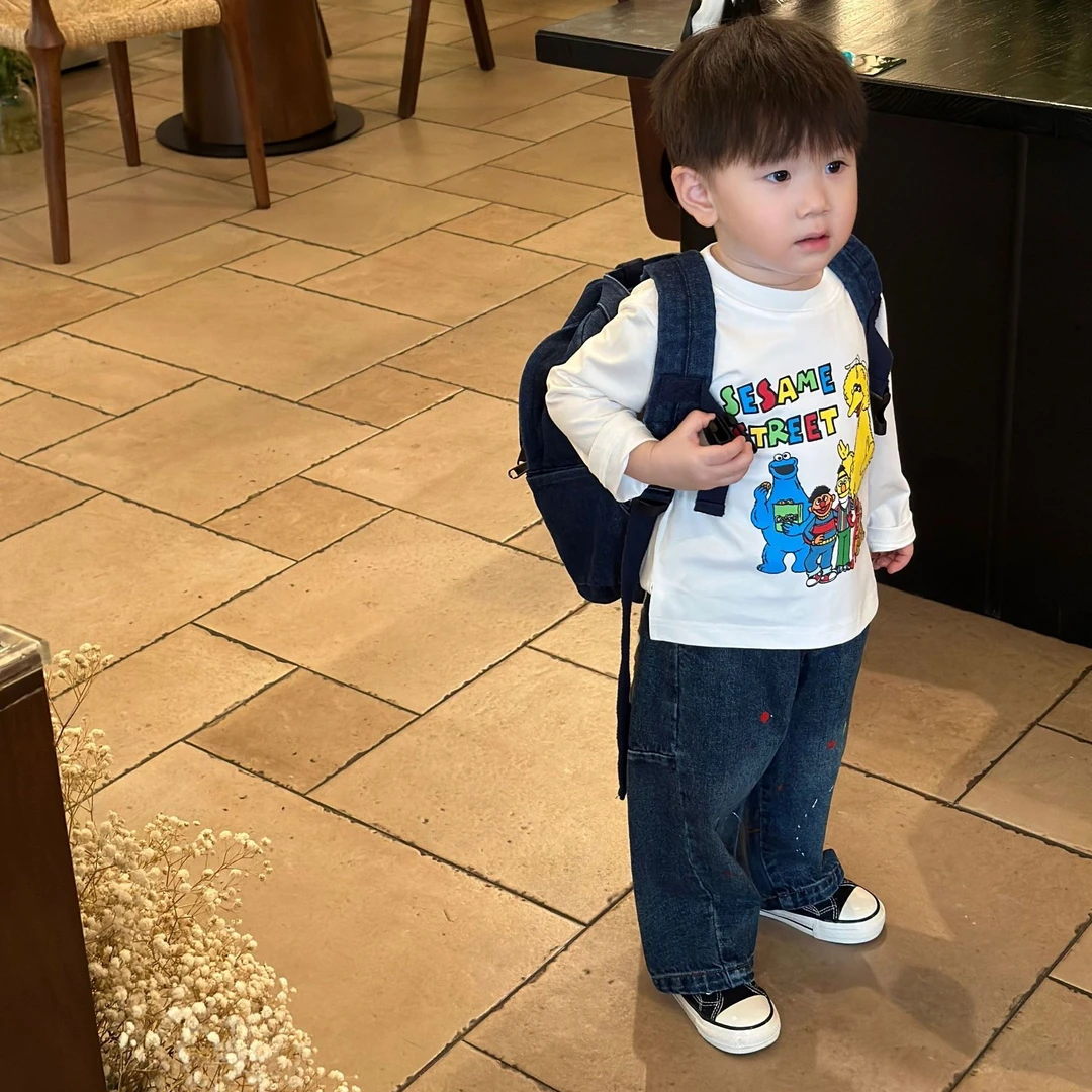 壹妈韩版童装男童秋季套装洋气卡通白色t恤上衣牛仔裤连帽外套潮