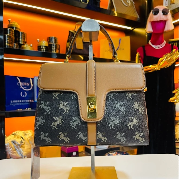 2025年新款手提包单肩斜挎手拎包专柜时尚包包