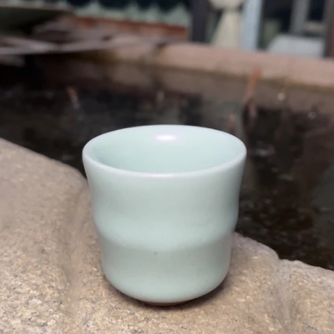 杯山****。北宋官瓷竹节杯