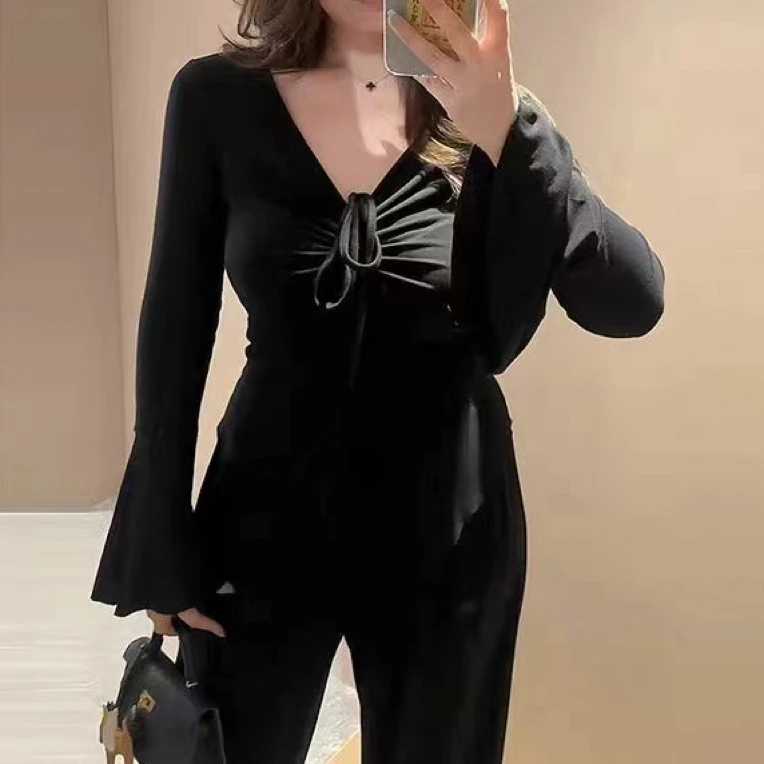 大码纯欲风辣妹长袖T恤女秋冬胖mm显瘦修身喇叭袖打底衫内搭上衣