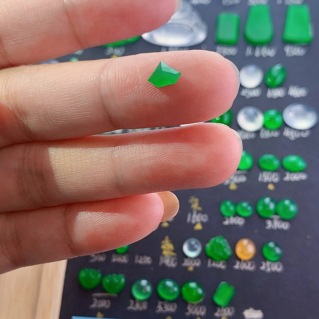 翡翠未镶嵌颈饰纯天然翡翠a货