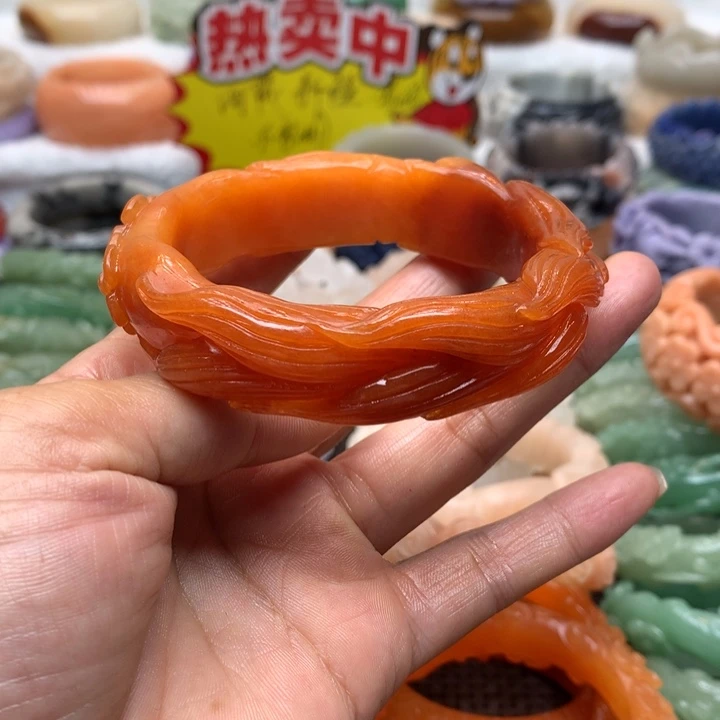 石英质玉手镯未镶嵌阳**媚