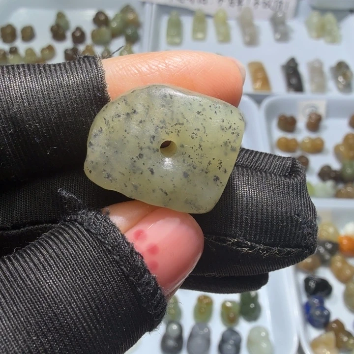 和田玉未镶嵌珠宝奇石