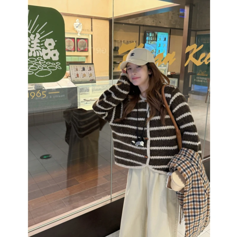 NGGAI二店 韩系复古牛角扣条纹针织毛衣开衫