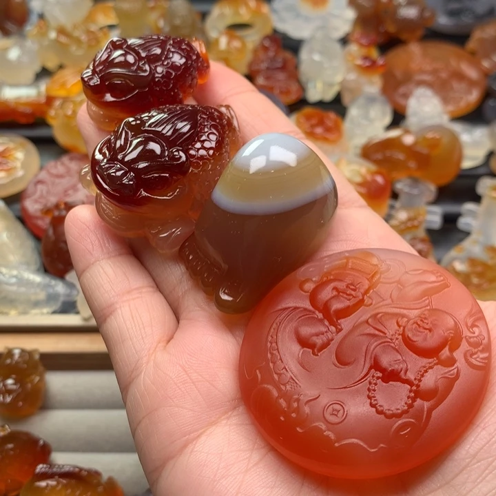 玛瑙/玉髓颈饰未镶嵌星*?