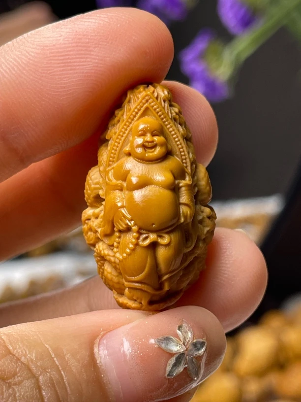 新品镂空龙弥勒，橄榄核，