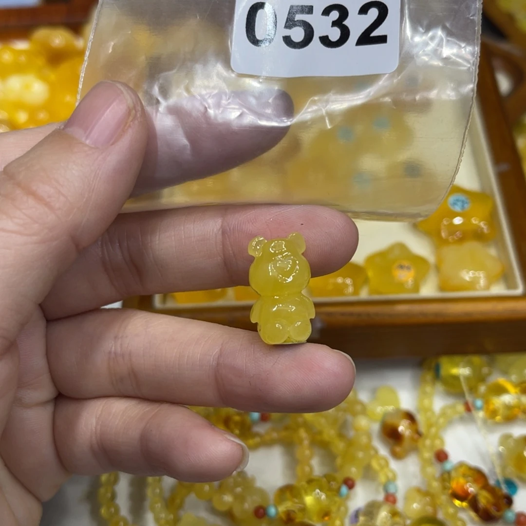 琥珀珠宝奇石未镶嵌