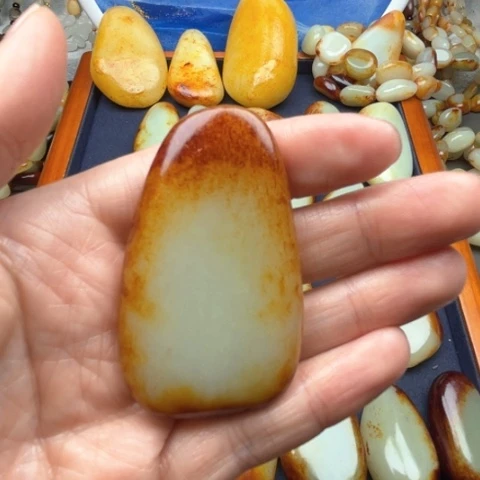 和田玉颈饰未镶嵌我****梦