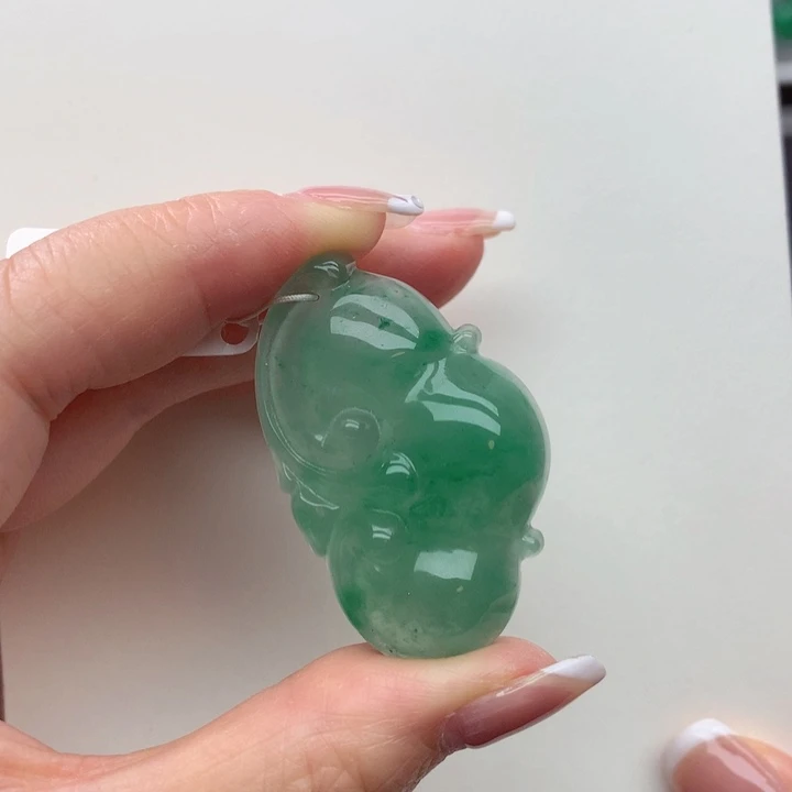 颈饰未镶嵌石英质玉