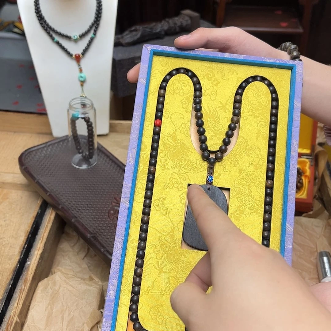 大叶紫檀（黑酸枝木类）