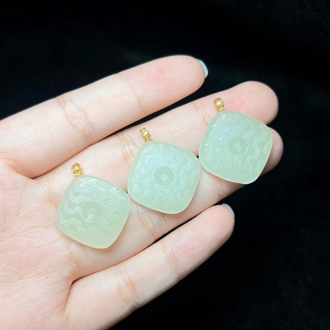 【云上叙】23 V15863-18K金和田玉吊坠-多样性发一件-20x4mm（东哥）