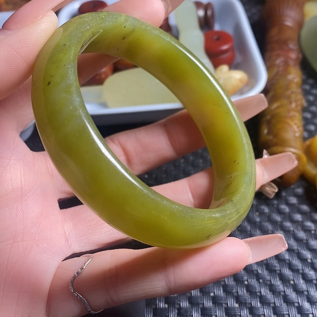 岫玉未镶嵌珠宝奇石