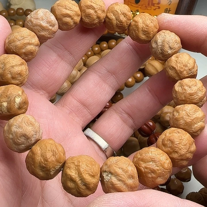 猴头核桃手串瑕疵龙蛇