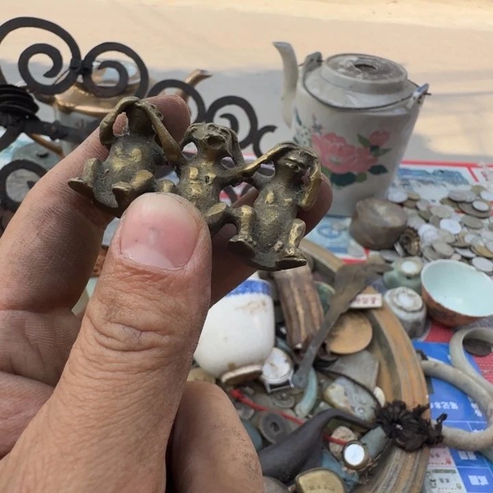 爱***猫铜铁合金类废旧金属制品