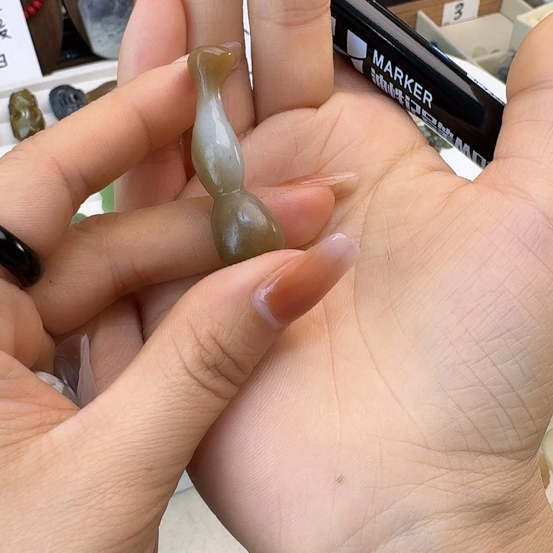 呱***瓜和田玉未镶嵌珠宝半成品