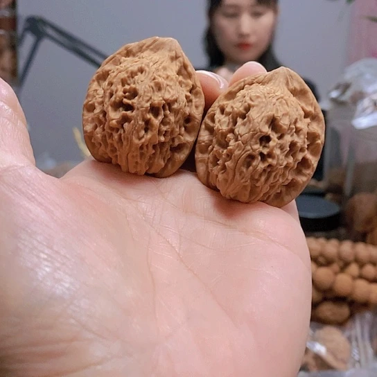 【闪购商品】把件文玩核桃37.5红狮子小众