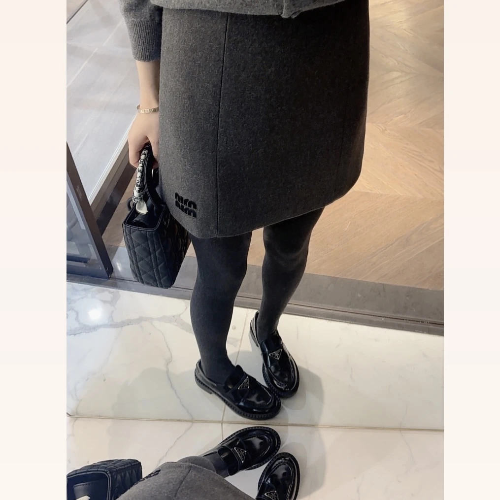 【大静静】M丝绒边~毛呢加厚时尚显瘦短裙1884