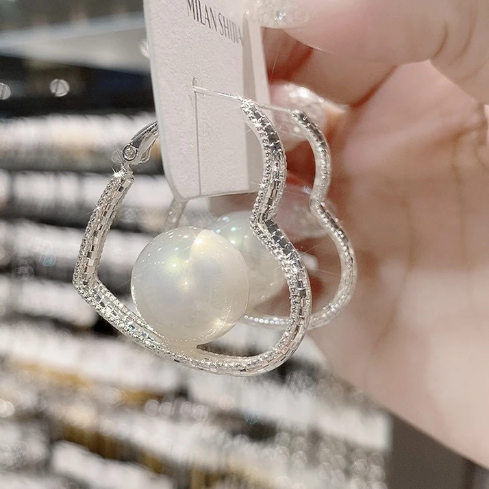 铜合金耳饰 甜酷风小众设计款高级感施家珠珠爱心耳扣