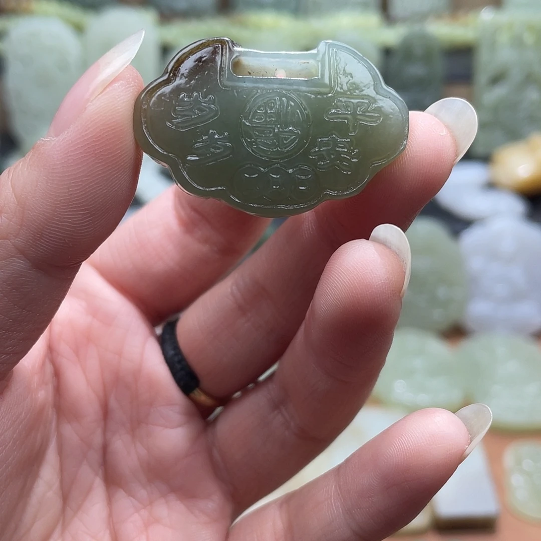 和田玉未镶嵌吊坠(不含链)