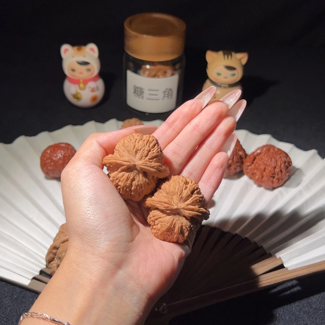 ****饭文玩核桃吊坠40+白狮子