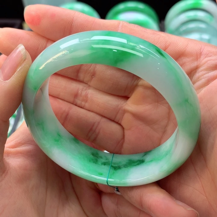 【闪购商品】翡翠手镯未镶嵌小*天然翡翠手镯