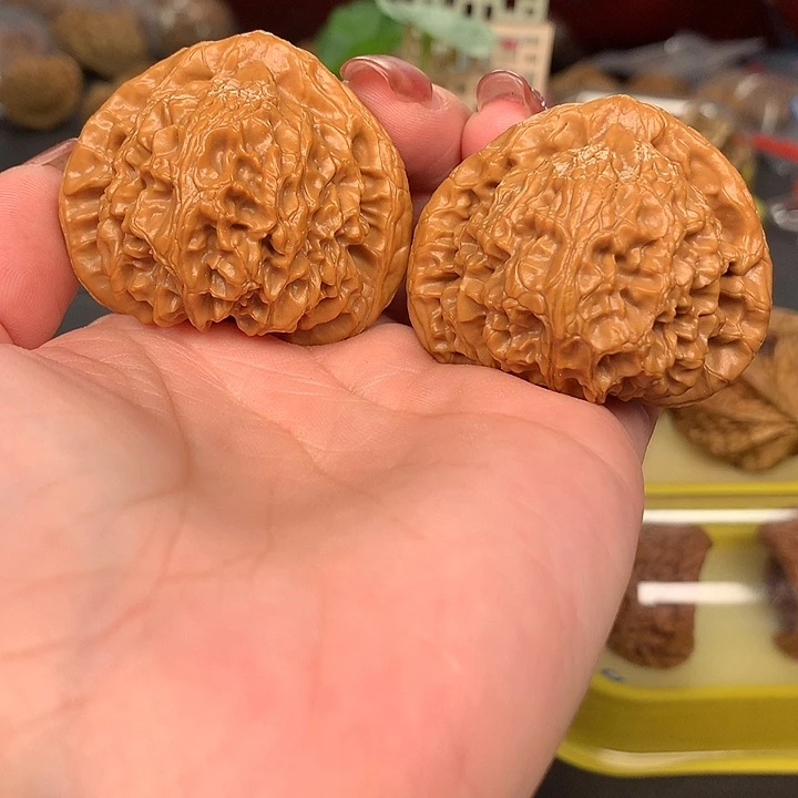 文玩核桃吊坠彡****然46宫灯