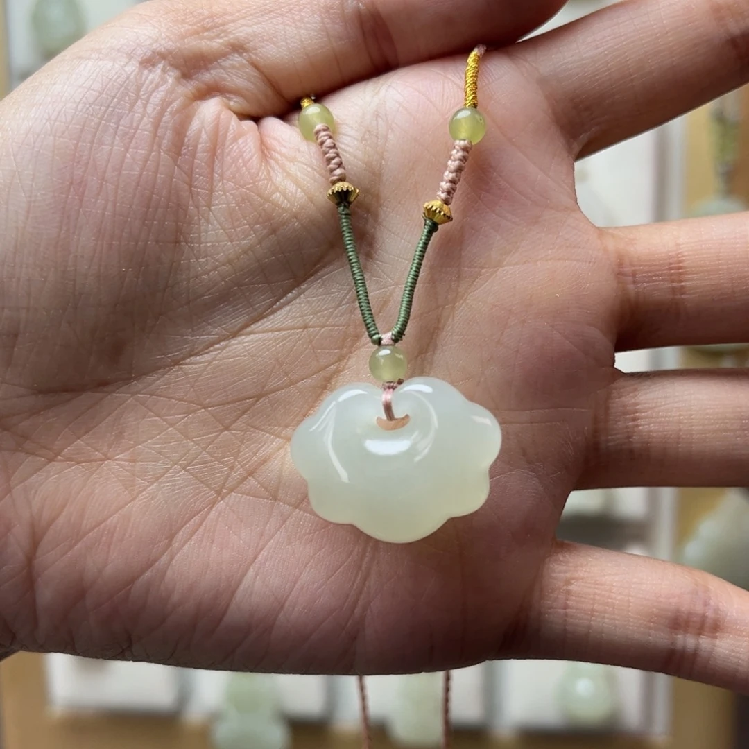 和田玉（糖玉）未镶嵌颈饰