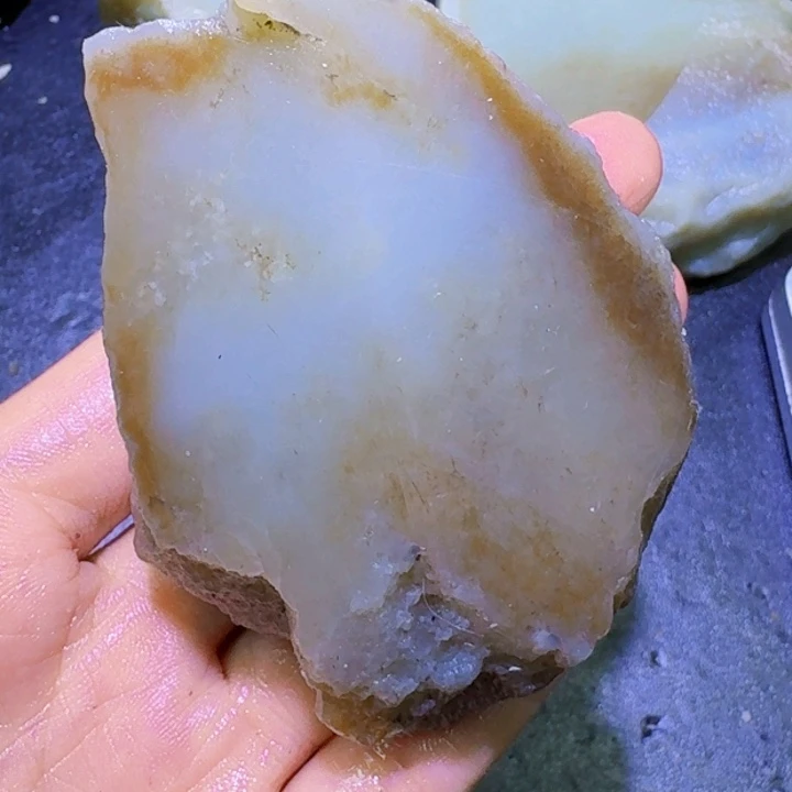 和田玉未镶嵌珠宝半成品