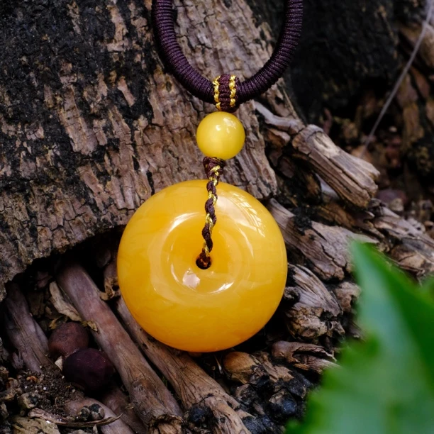 蜜蜡平安扣吊坠 焦皮料鸡油黄