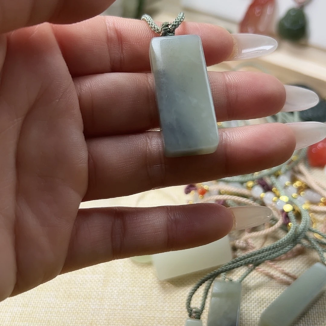 m***L和田玉未镶嵌颈饰