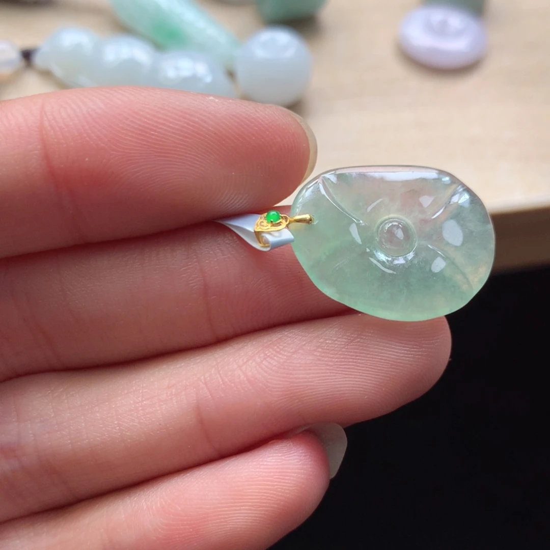 颈饰未镶嵌翡翠吊坠