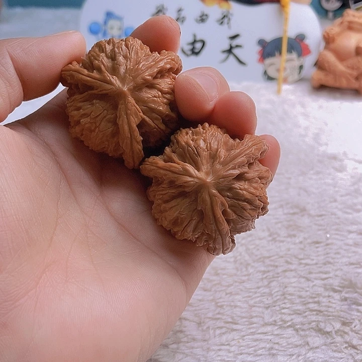 吊坠文玩核桃〰三棱