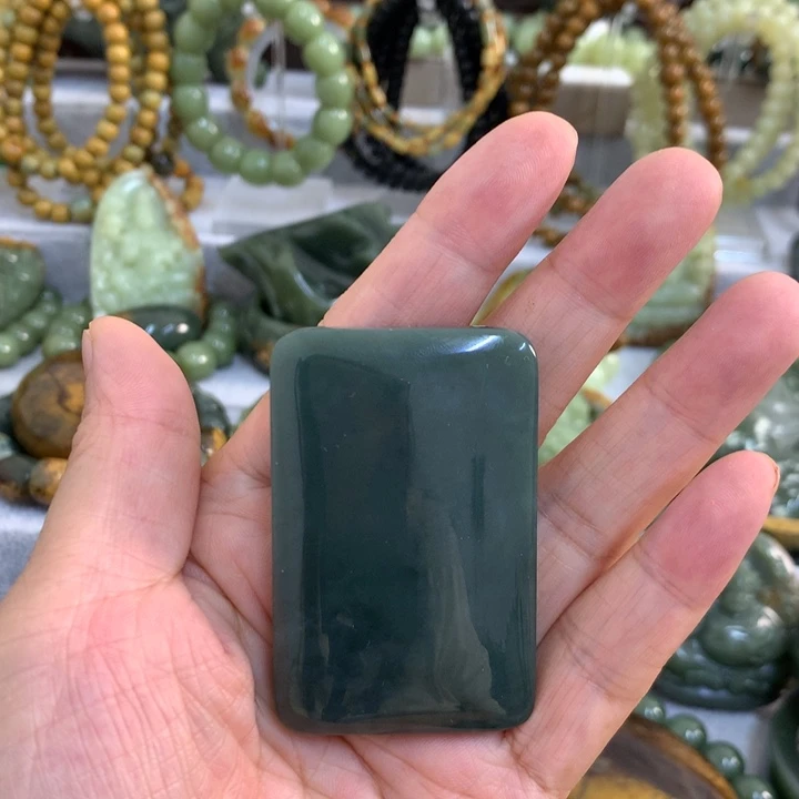 沙***鹰岫岩河磨玉（透闪石质玉）未镶嵌把件