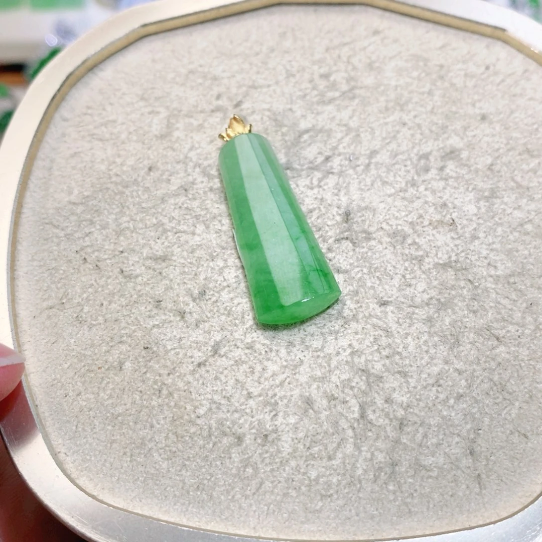 【闪购商品】未镶嵌挂件翡翠裸石