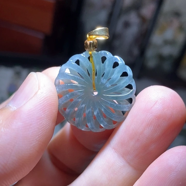 翡翠颈饰未镶嵌好