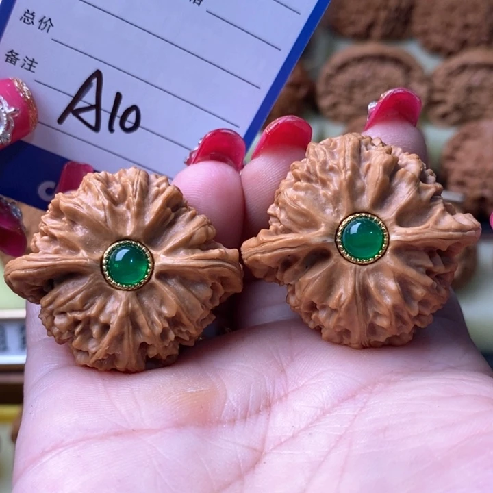 桃核吊坠铭*大宫灯大，