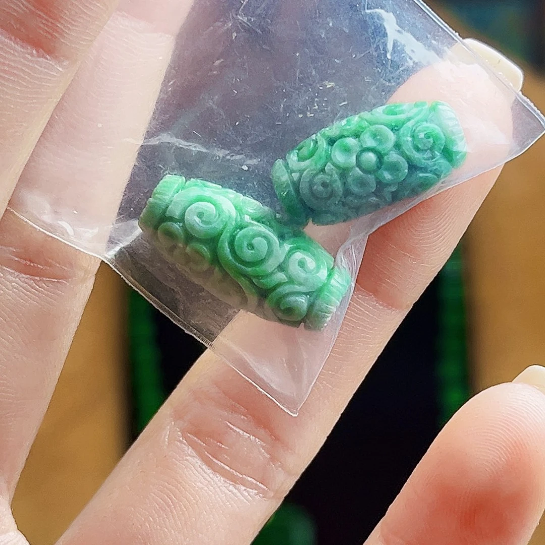 颈饰未镶嵌翡翠多样性