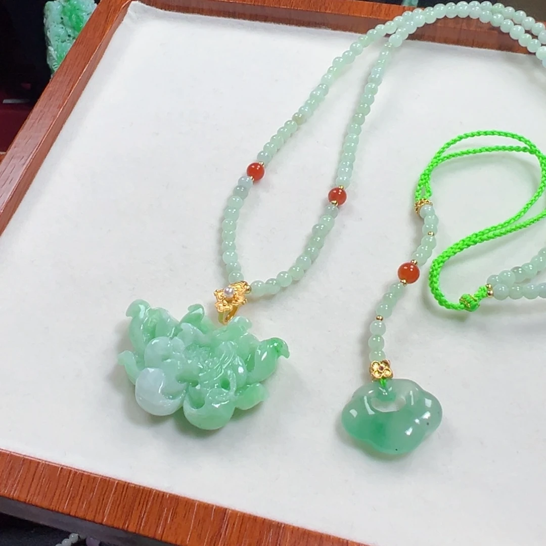 翡翠未镶嵌毛衣链冰绿莲花