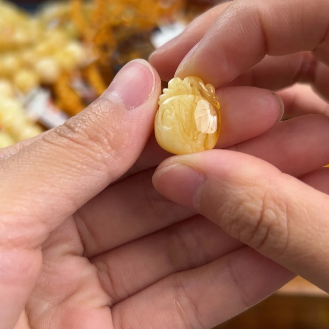 琥珀未镶嵌珠宝奇石