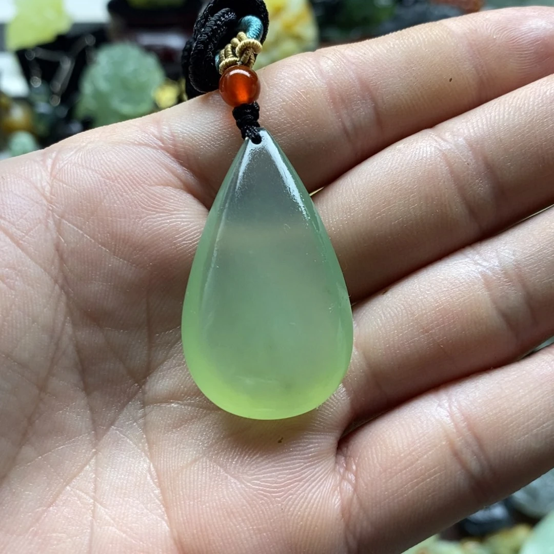 岫玉水滴吊坠未镶嵌