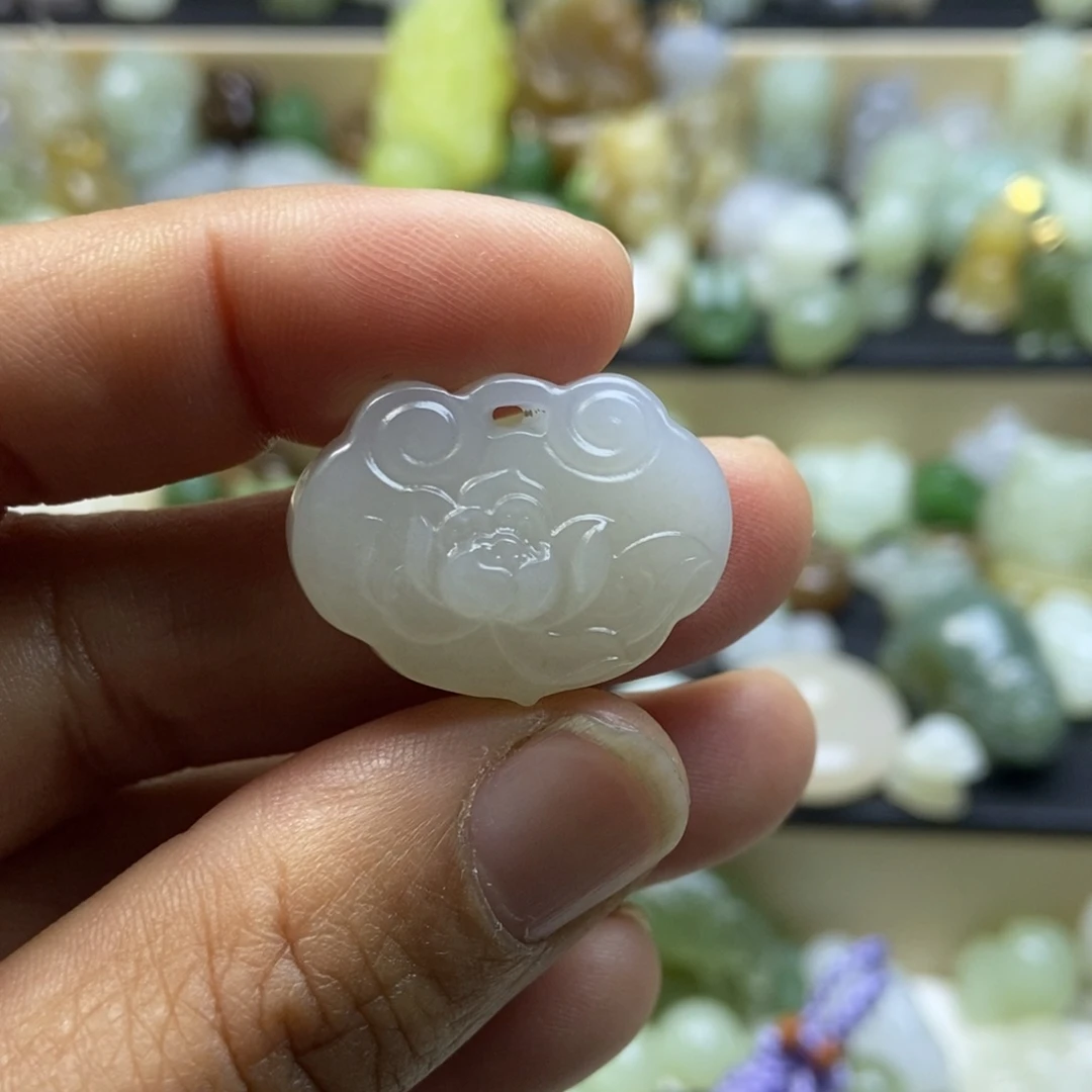 和田玉颈饰未镶嵌平****…