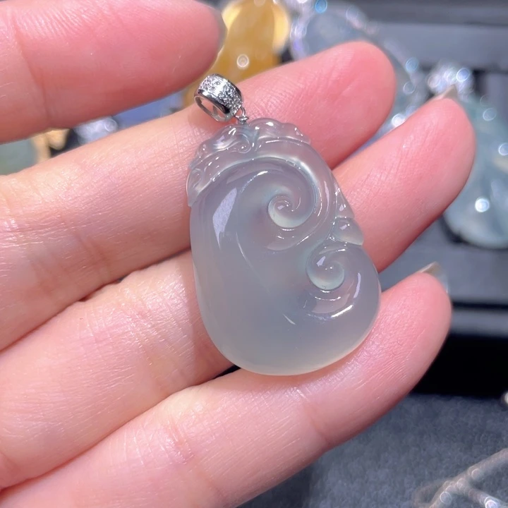 颈饰18K金镶嵌翡翠翡翠