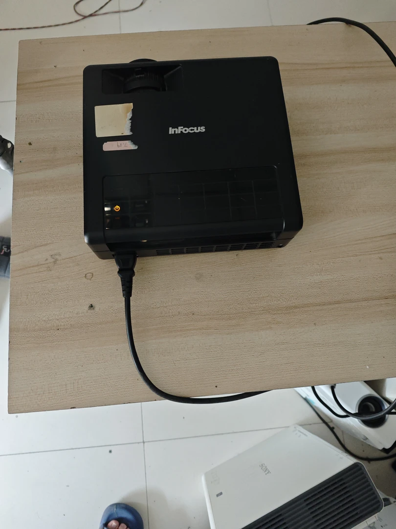 9新  二手富可视投影仪运费自理