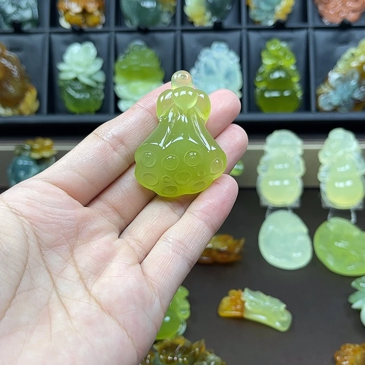 未镶嵌蛇纹石玉吊坠(不含链)