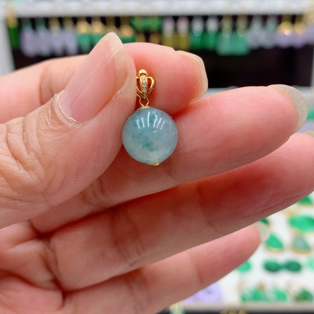 翡翠18K金镶嵌吊坠(赠链)